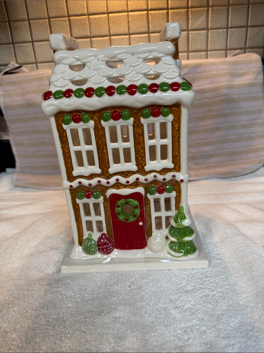 2012 Slatkin & Co Candle Gingerbread House Bath & Body Works RARE